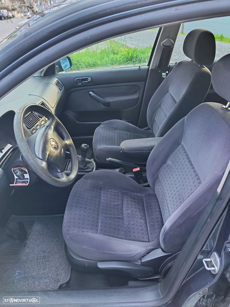 VW Golf 1.4i Conceptline - 11