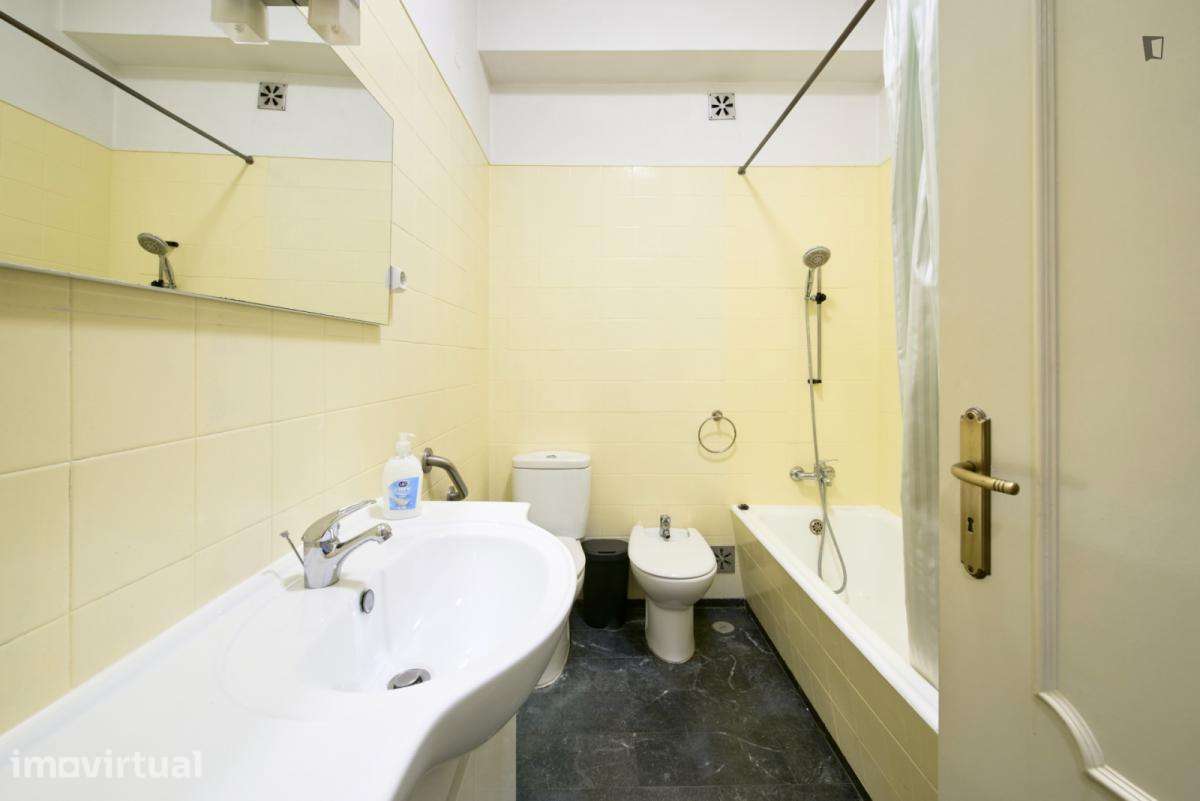 Quarto - localizado em Roma-Areeiro Lisbon - Grande imagem: 2/54