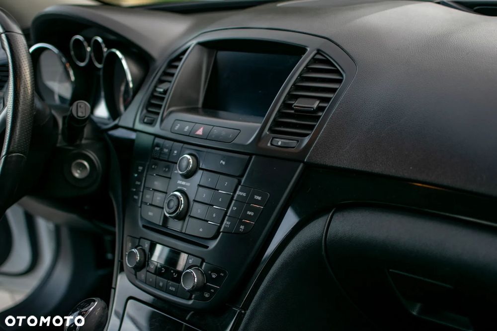 Opel Insignia - 37