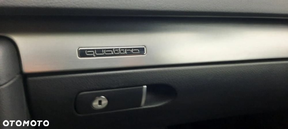 Audi A4 Avant 2.0 TDI Quattro - 29