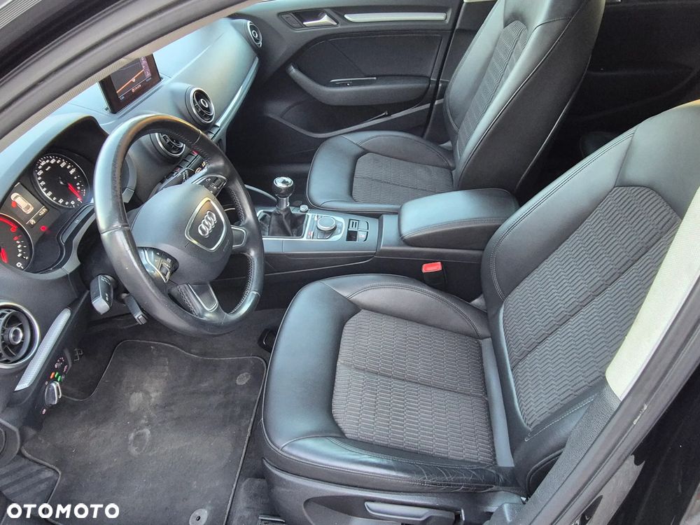 Audi A3 Sportback 1.6 TDI Ambiente - 5