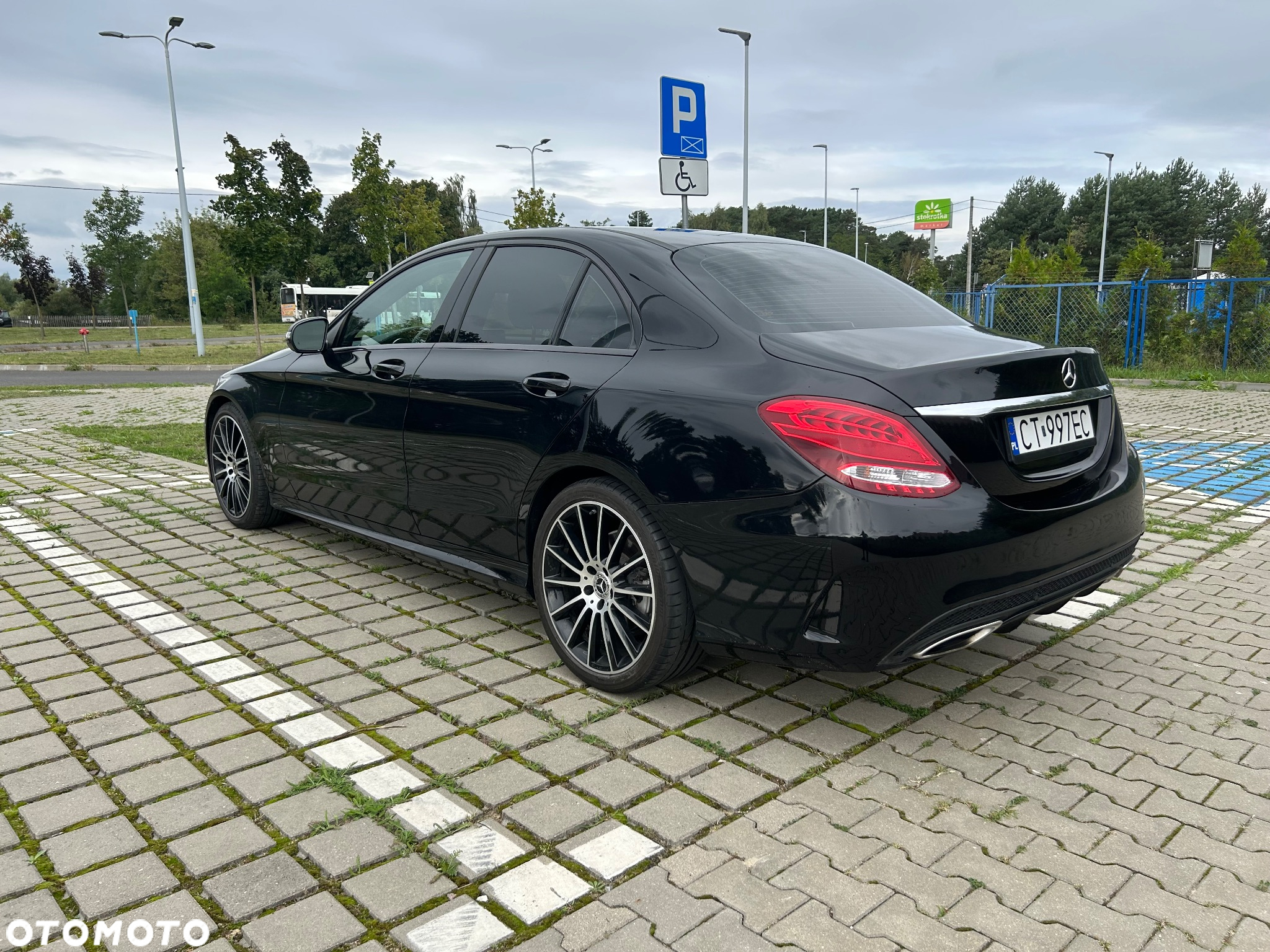 Mercedes-Benz Klasa C 300 9G-TRONIC AMG Line - 3