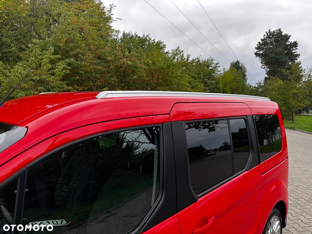 Ford Tourneo Connect Grand - 19