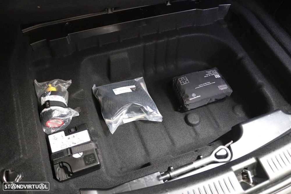 Mercedes-Benz E 220 d AMG Line - 52