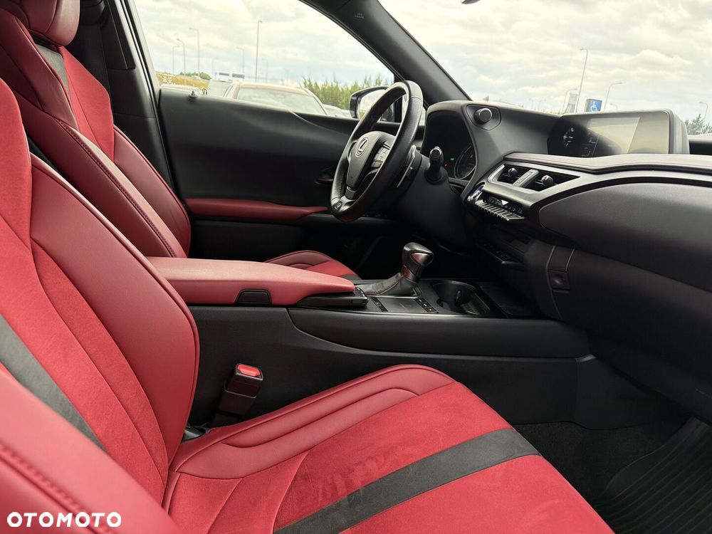 Lexus UX - 9