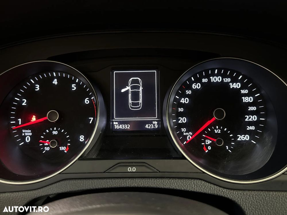 Volkswagen Passat - 11