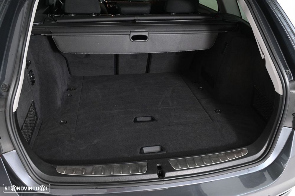 BMW 318 d Touring Advantage - 9