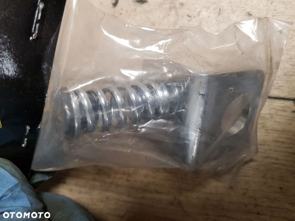 Sprężyna amortyzująca zacisk tył MCS 508300 Harley Davidson FL FX - 6