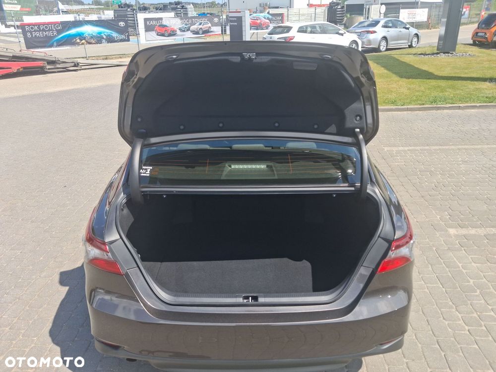 Toyota Camry 2.5 Hybrid Comfort CVT - 12