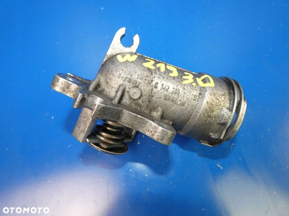 CLS W219 W164 W211 3.0 CDI TERMOSTAT OBUDOWA - 1