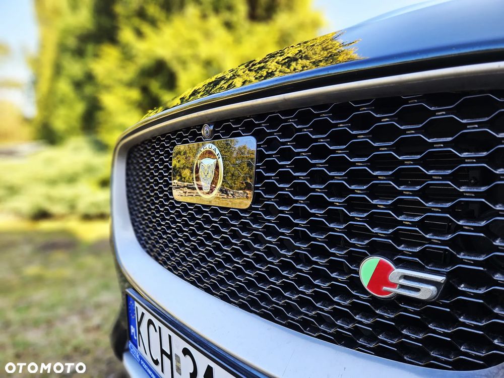 Jaguar F-Pace S AWD - 10