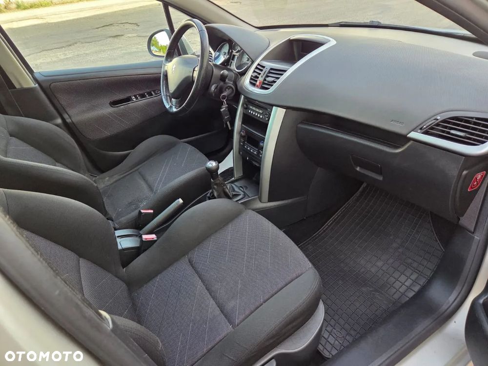 Peugeot 207 1.6 Premium - 15
