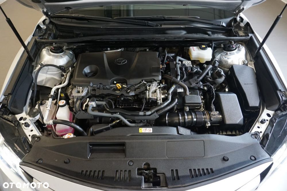 Toyota Camry Executive - 24