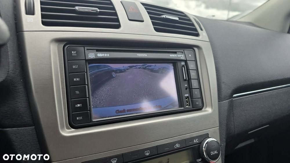 Toyota Avensis - 13