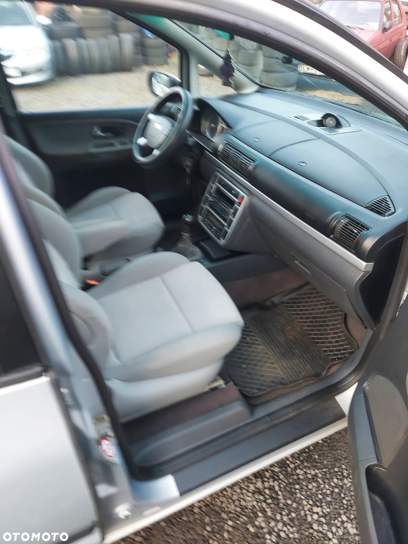 Ford Galaxy - 8