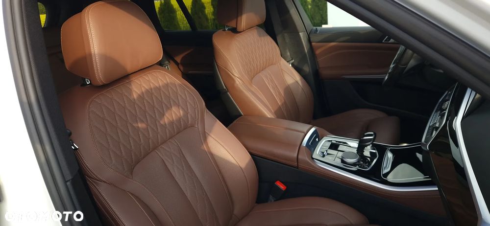 BMW X5 xDrive40d mHEV - 19