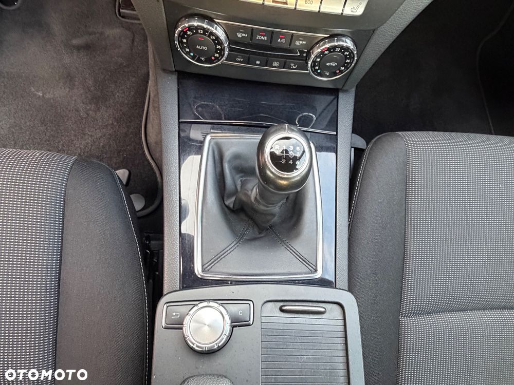 Mercedes-Benz Klasa C 200 (BlueEFFICIENCY) - 14