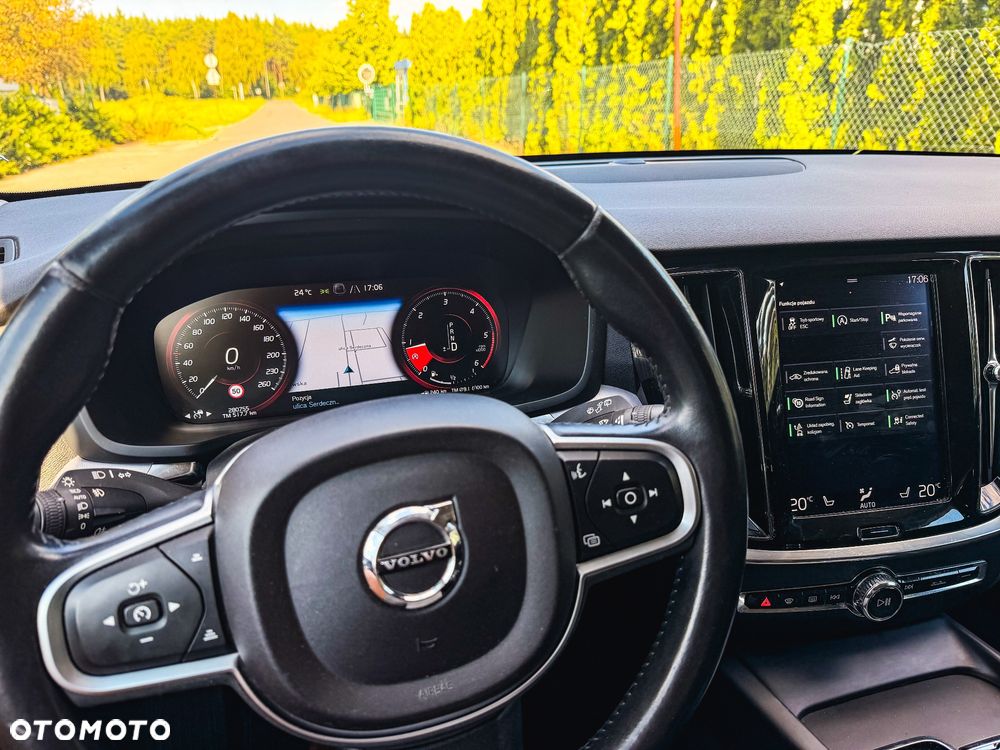 Volvo V60 D4 Geartronic Momentum - 26