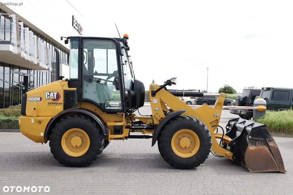 Caterpillar CAT 908M - 4