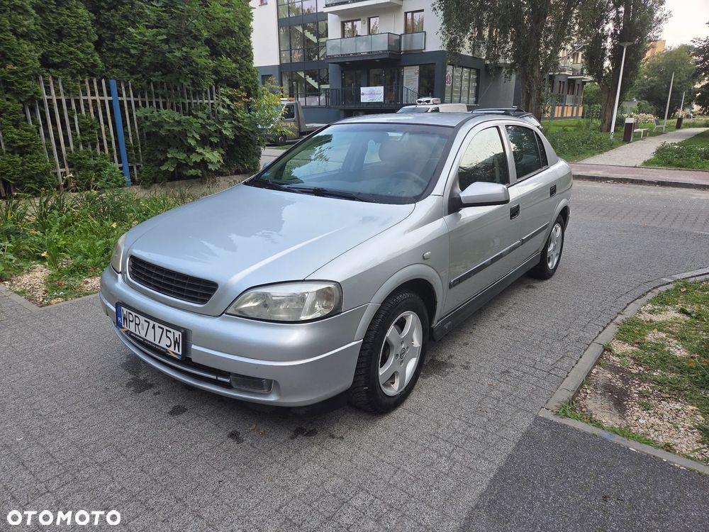 Opel Astra - 2