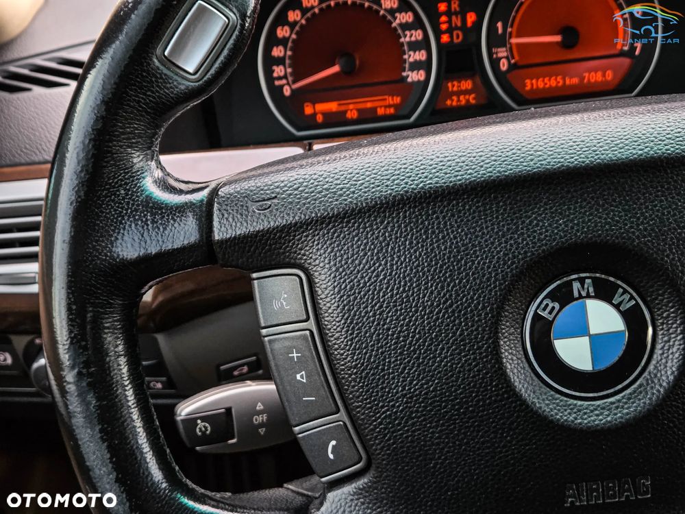 BMW Seria 7 750Li - 21