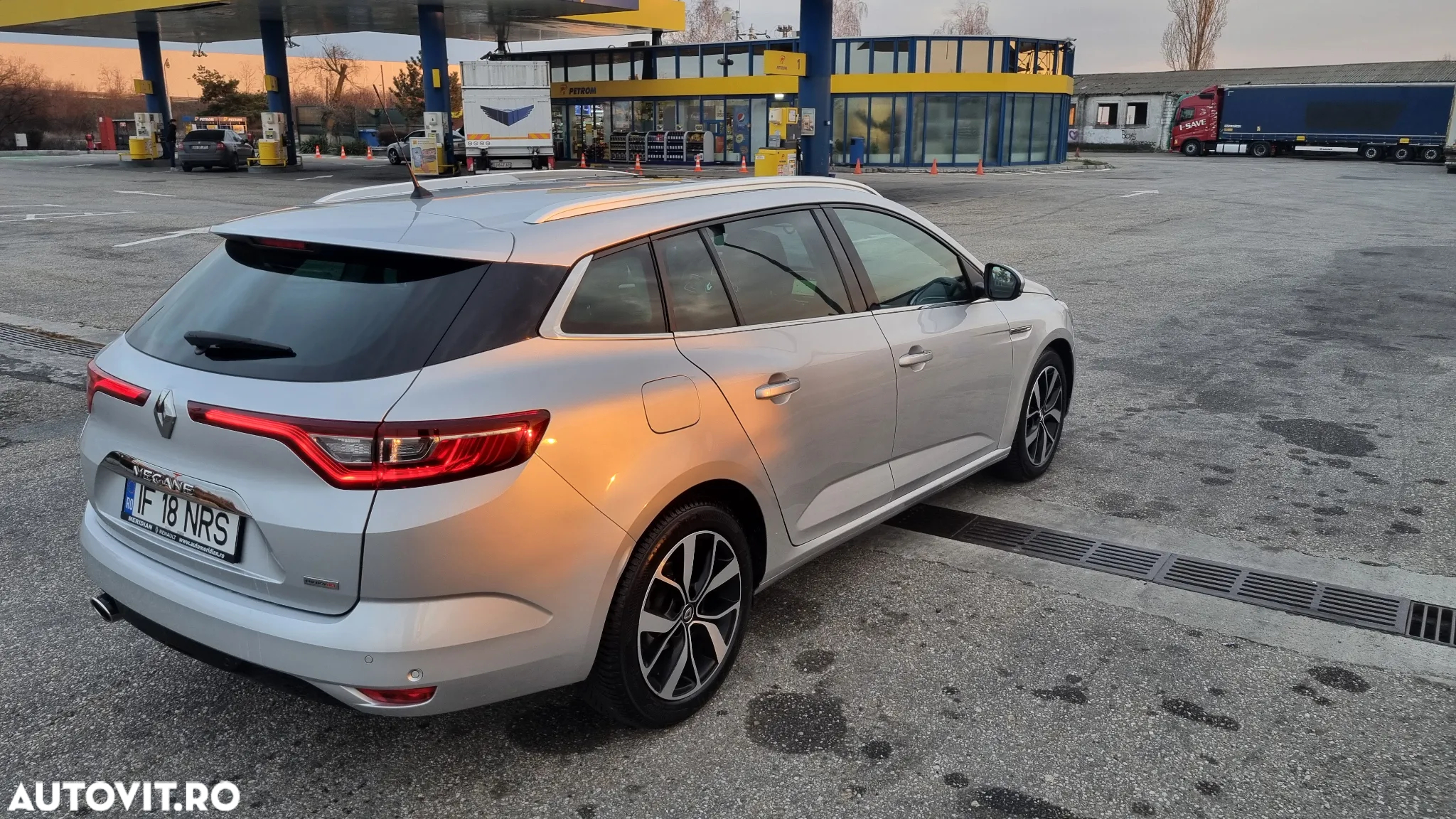 Renault Megane Estate Blue dCI EDC Intens - 6