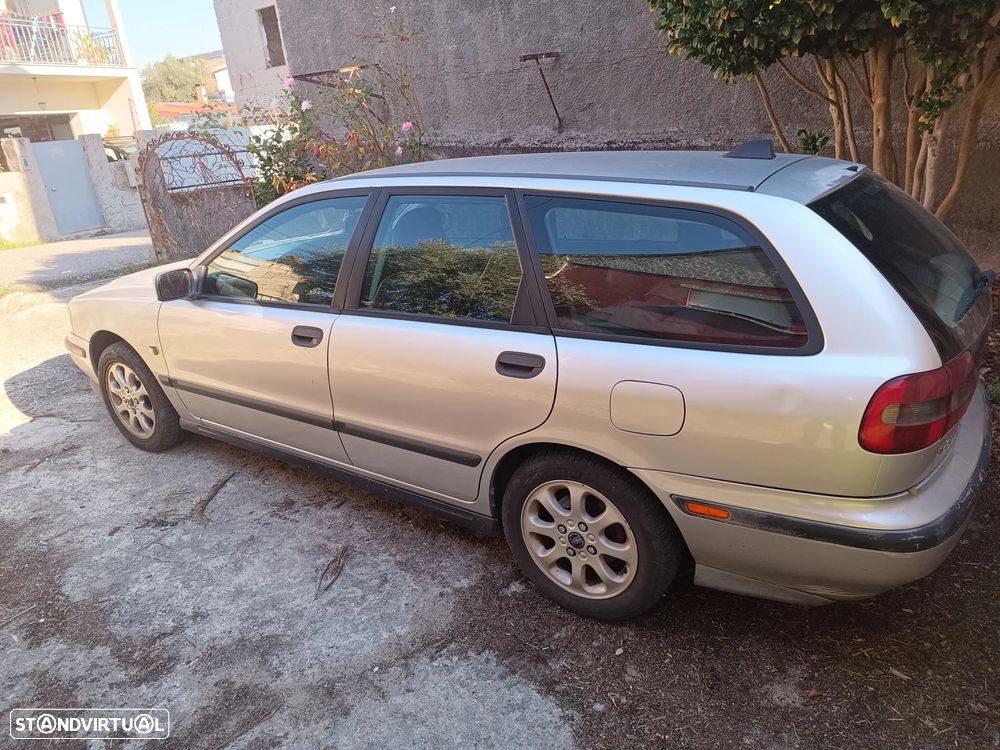 Volvo V40 Cross Country - 6