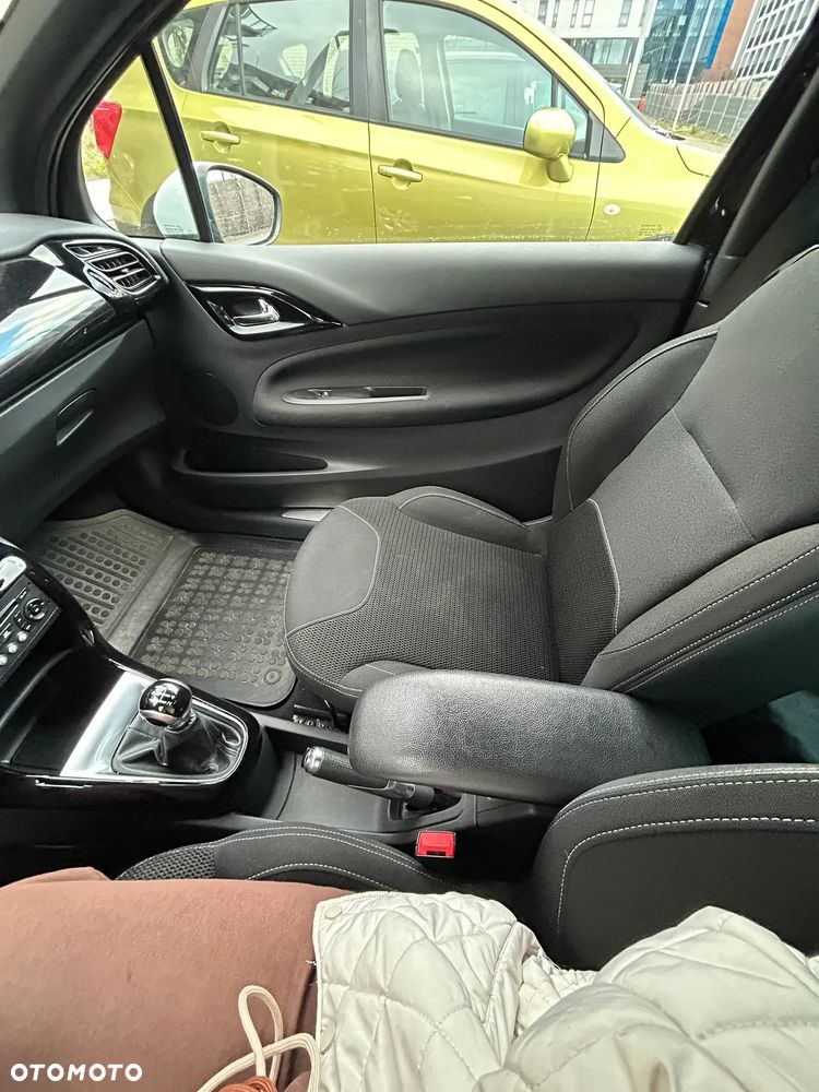 Citroën DS3 HDi 90 FAP SoChic - 32