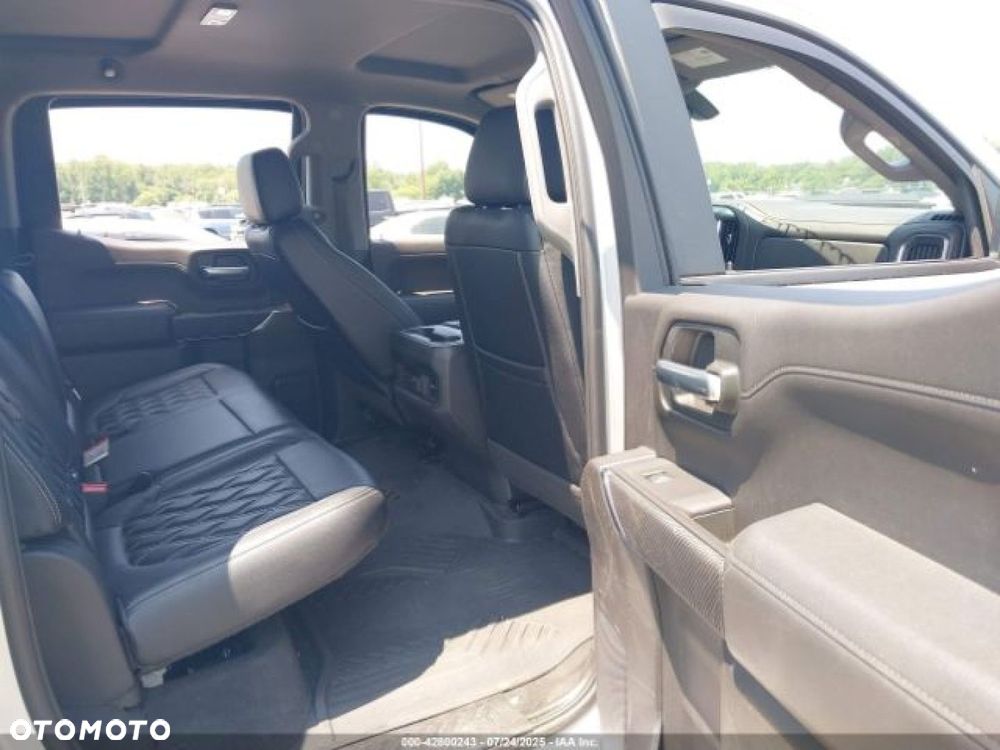 Chevrolet Silverado - 3