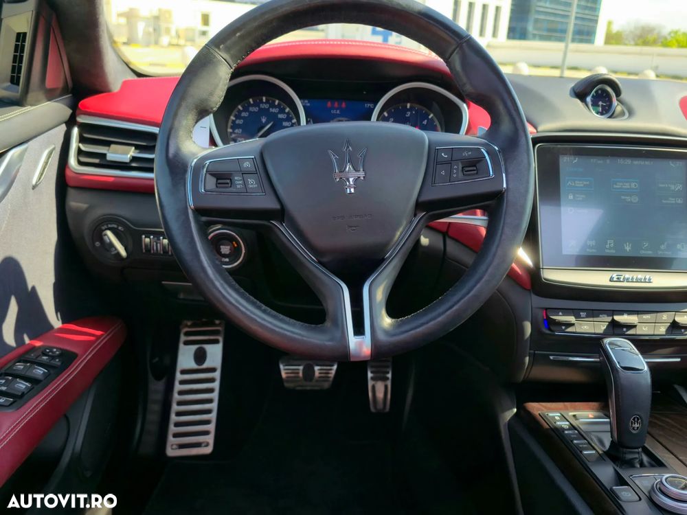 Maserati Ghibli GranLusso - 10