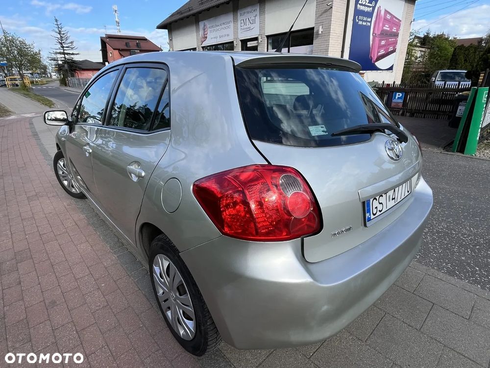 Toyota Auris 1.4 D-4D - 3