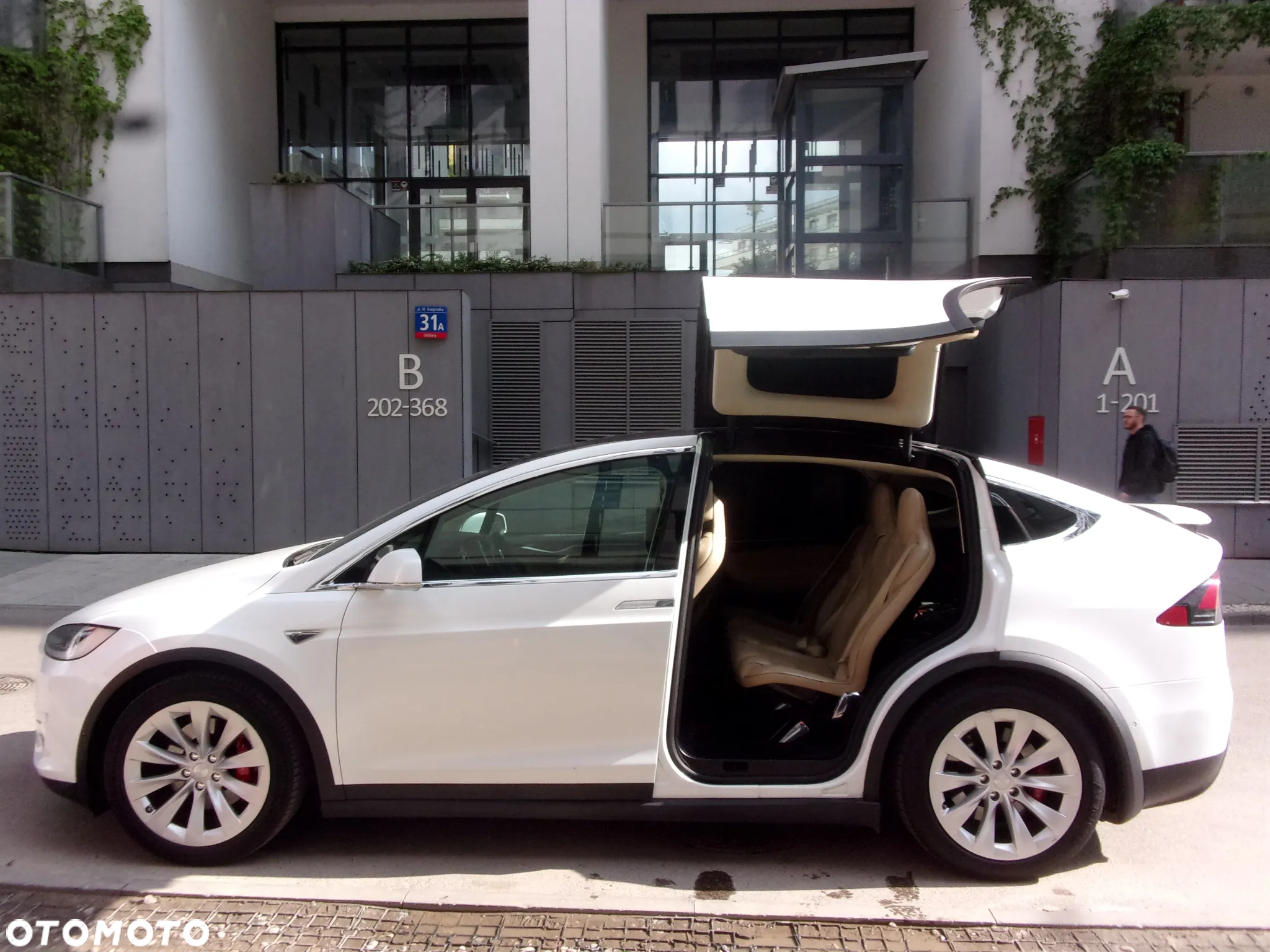 Tesla Model X Performance - 28