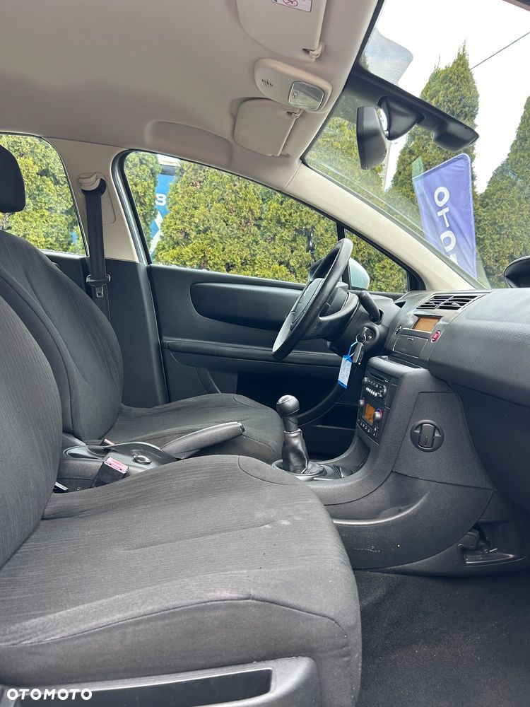 Citroën C4 VTi 120 90 Jahre - 9