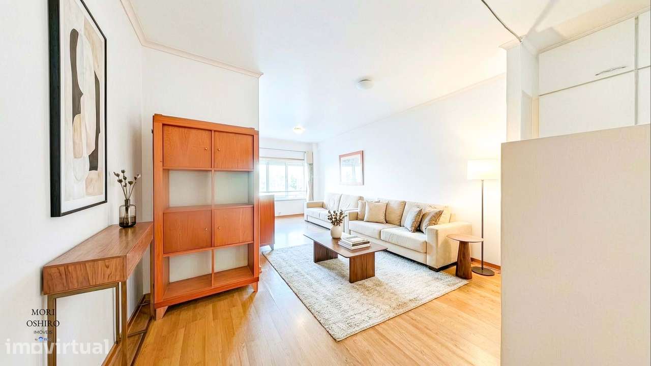 APARTAMENTO T1 COM GARAGEM E ARRECADAÇÃO EM TELHEIRAS | METRO, COMÉRCI - Grande imagem: 3/24