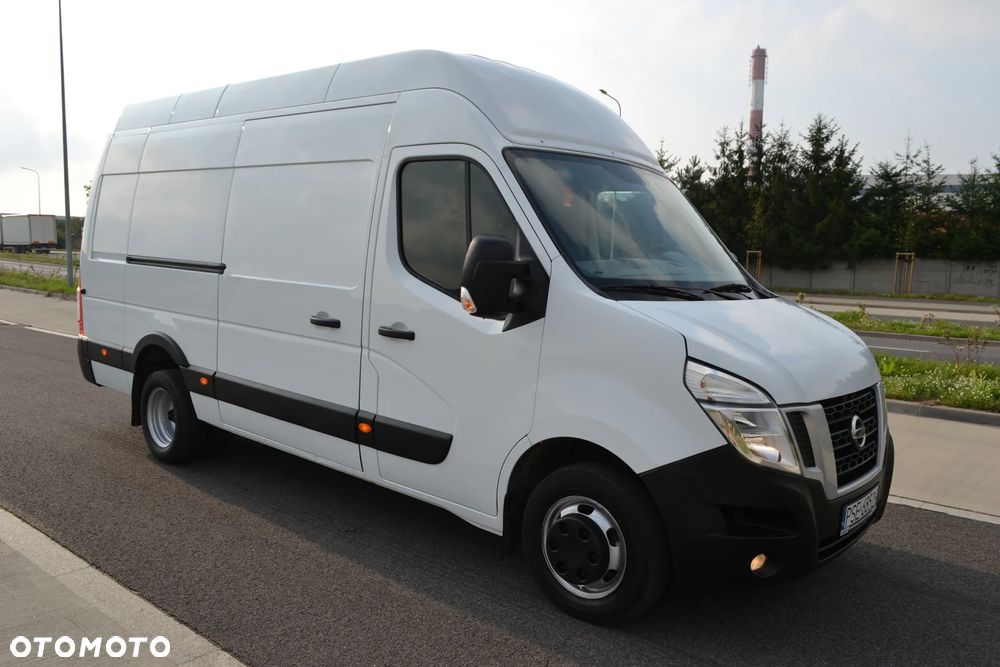 Nissan NV400