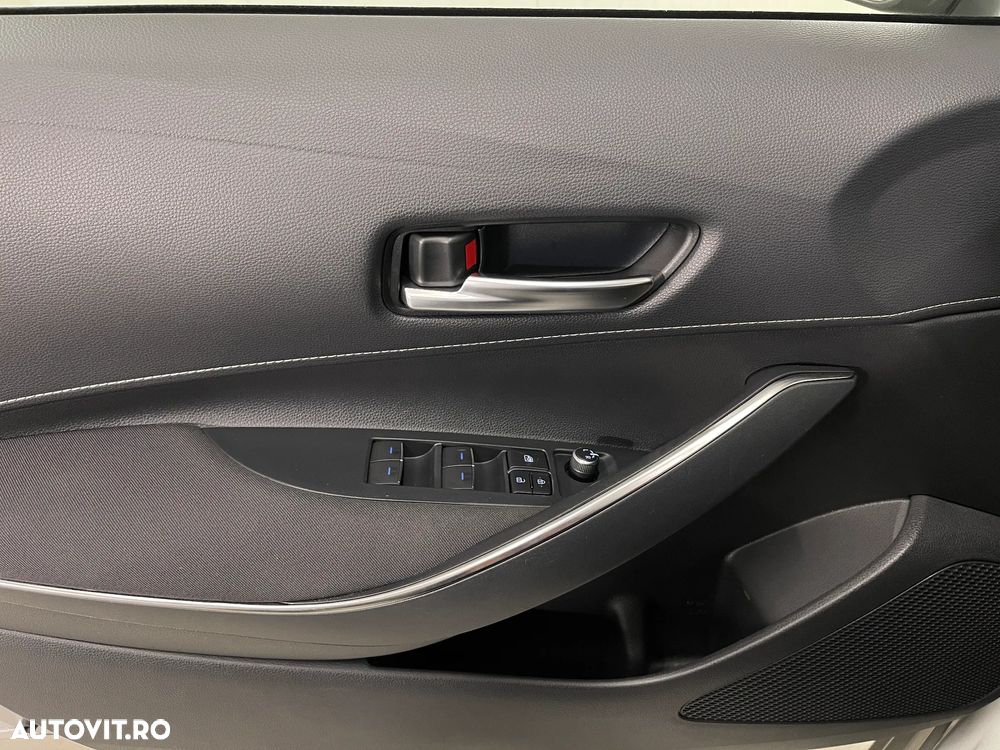 Toyota Corolla 1.8 Hybrid Business Edition - 22