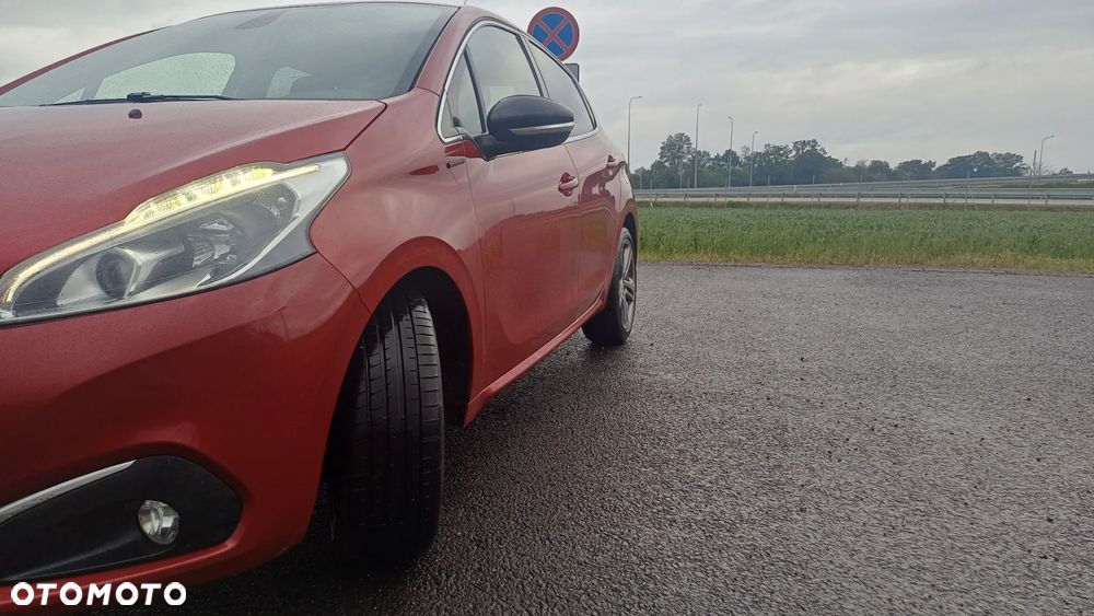 Peugeot 208 - 22