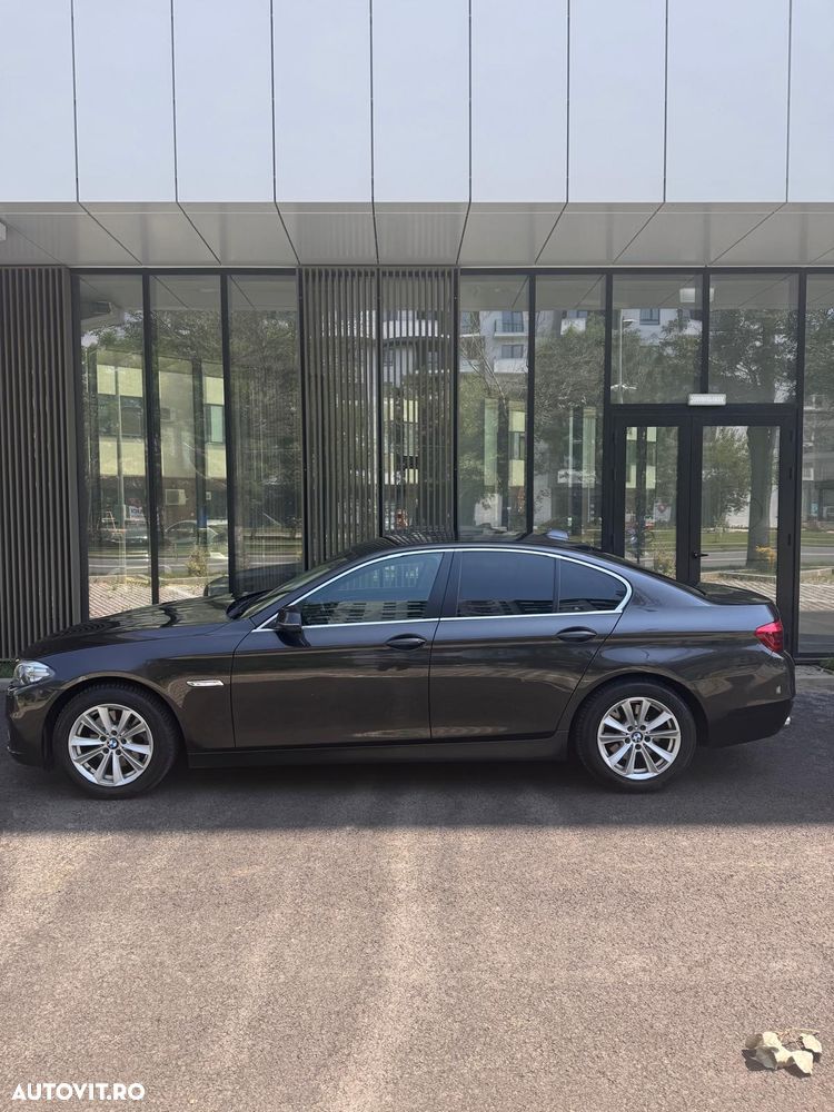 BMW Seria 5 520d xDrive AT - 13