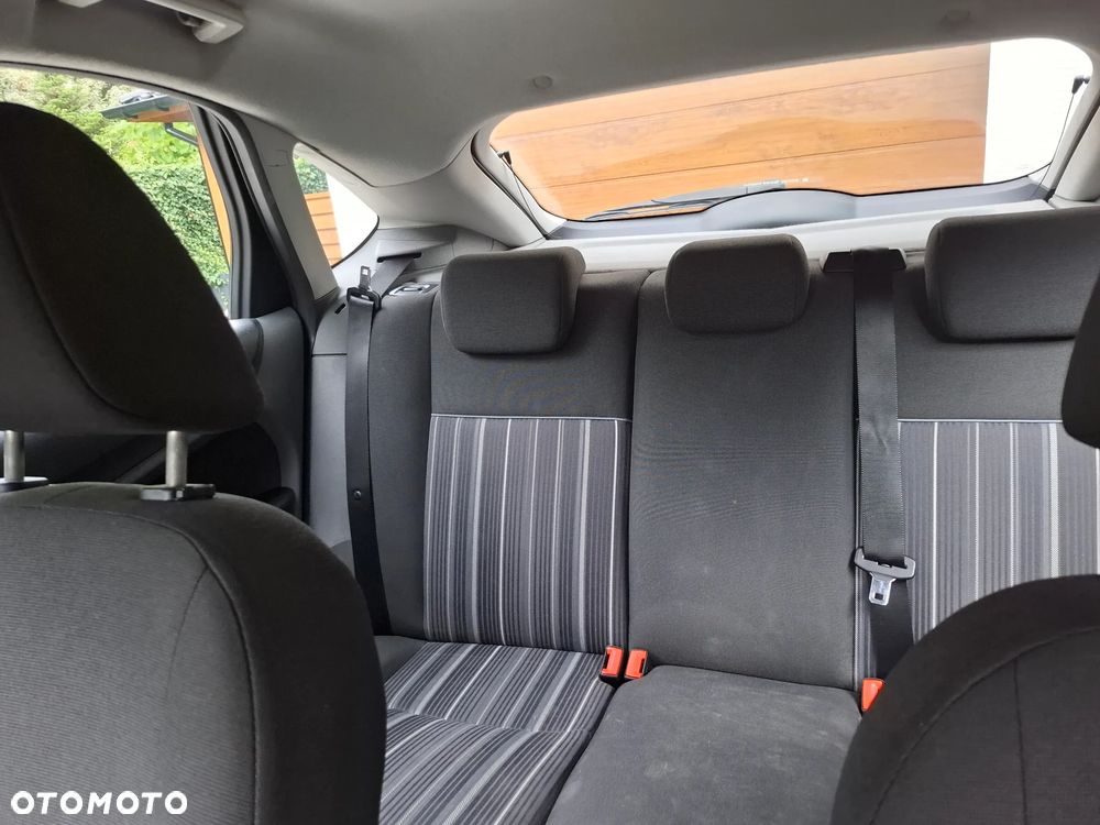 Ford Focus 1.8 TDCi Ambiente - 19