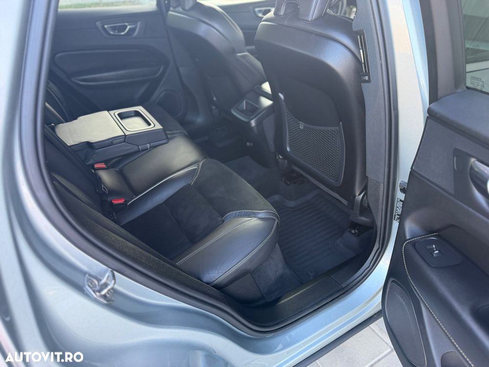 Volvo XC 60 D4 AWD Geartronic RDesign - 9