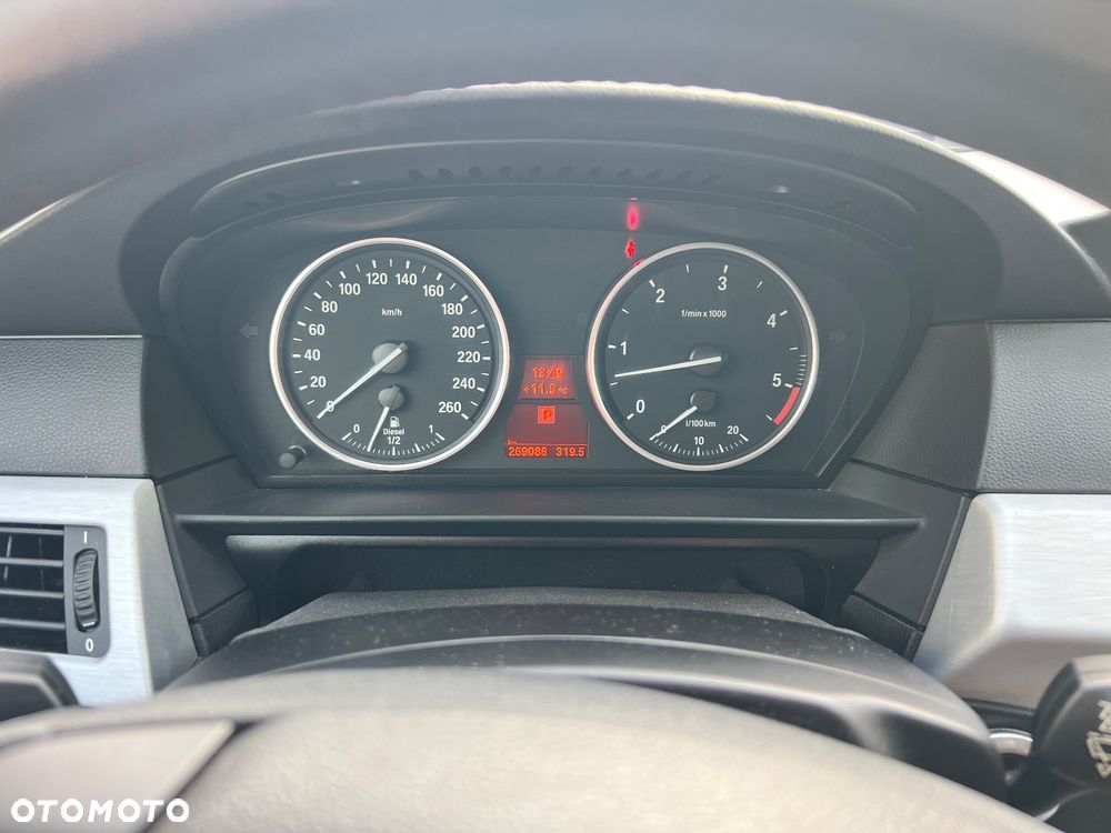 BMW Seria 5 525d - 17