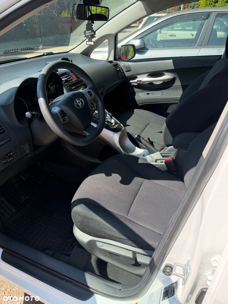 Toyota Auris 1.8 HSD Luna - 5