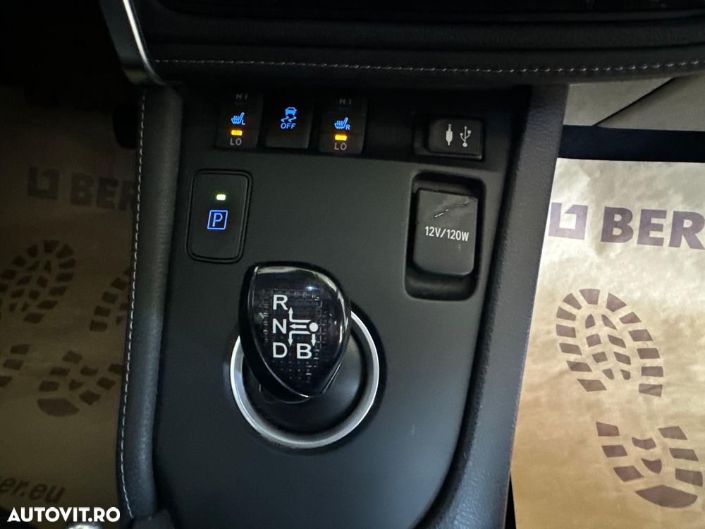 Toyota Auris 1.8 VVT-i Hybrid Automatik Touring Sports Team Deutschland - 13