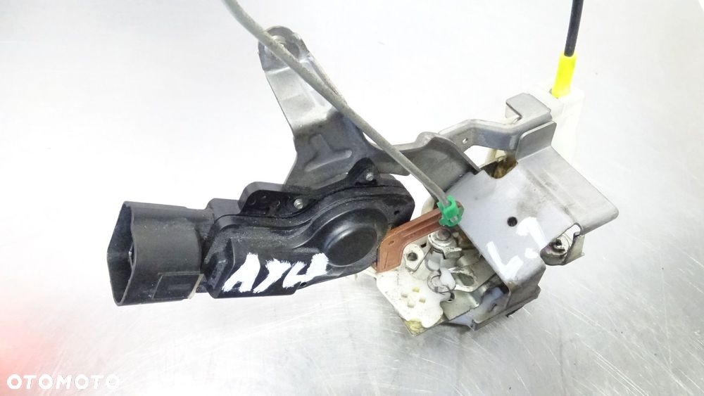ZAMEK LEWY TYŁ DRZWI TOYOTA AYGO I 1.0 - 3