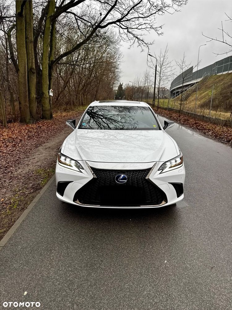 Lexus ES 300h F Sport - 3