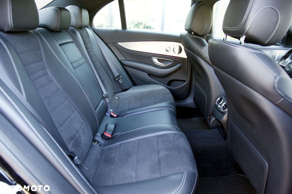 Mercedes-Benz Klasa E 220 d 9G-TRONIC AMG Line - 20