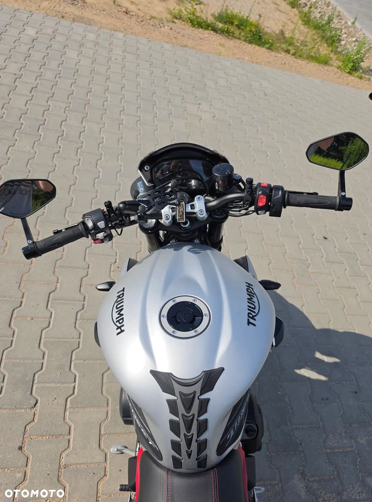 Triumph Street Triple - 6