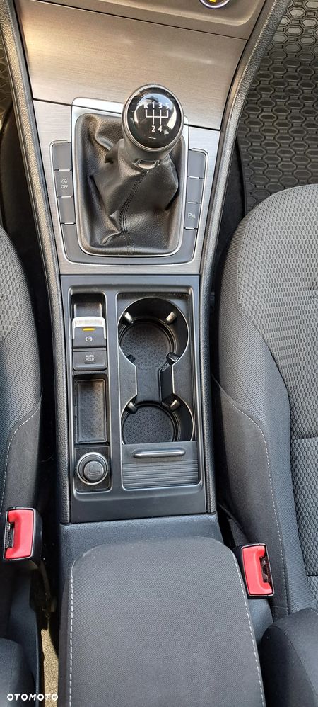 Volkswagen Golf 1.6 TDI BlueMot Trendline - 24