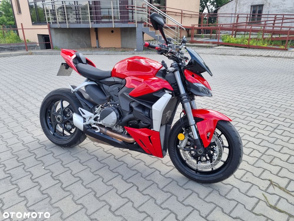 Ducati Streetfighter V2 - 2