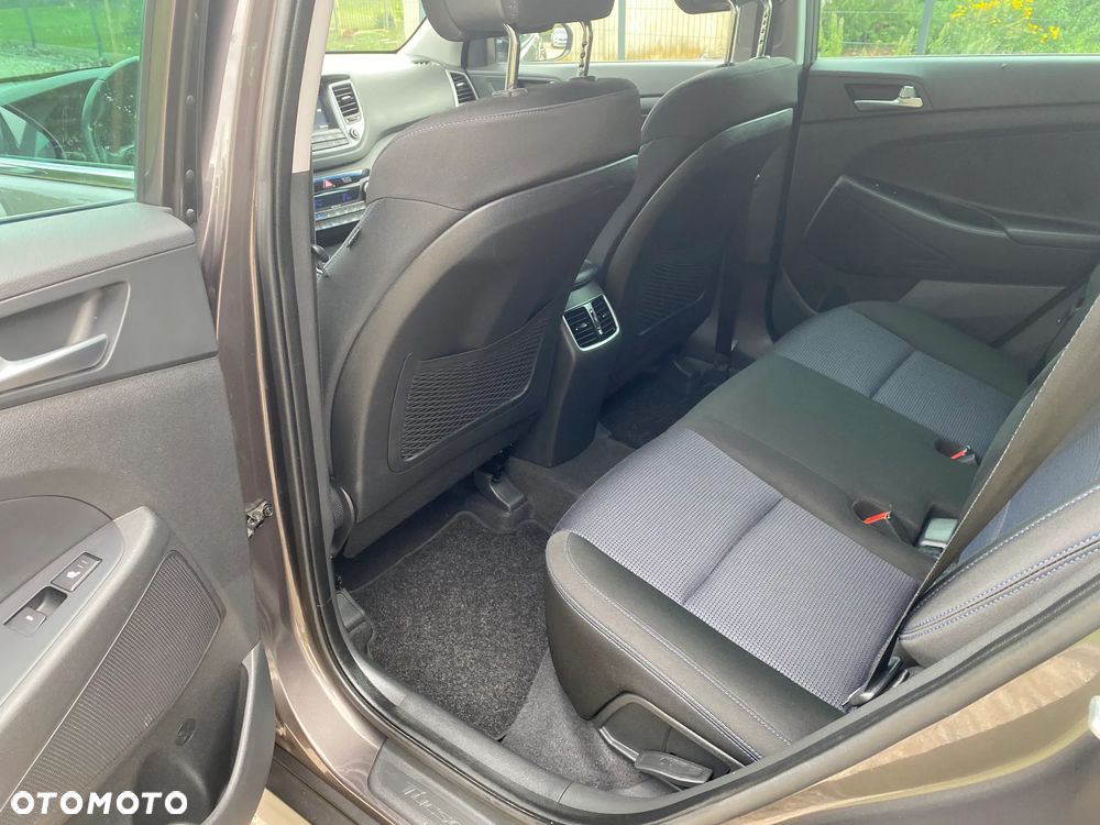 Hyundai Tucson 1.6 GDI BlueDrive GO 2WD - 11